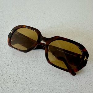 Tom Ford Tortoise Frame/Yellow Lenses Sunglasses NWOT